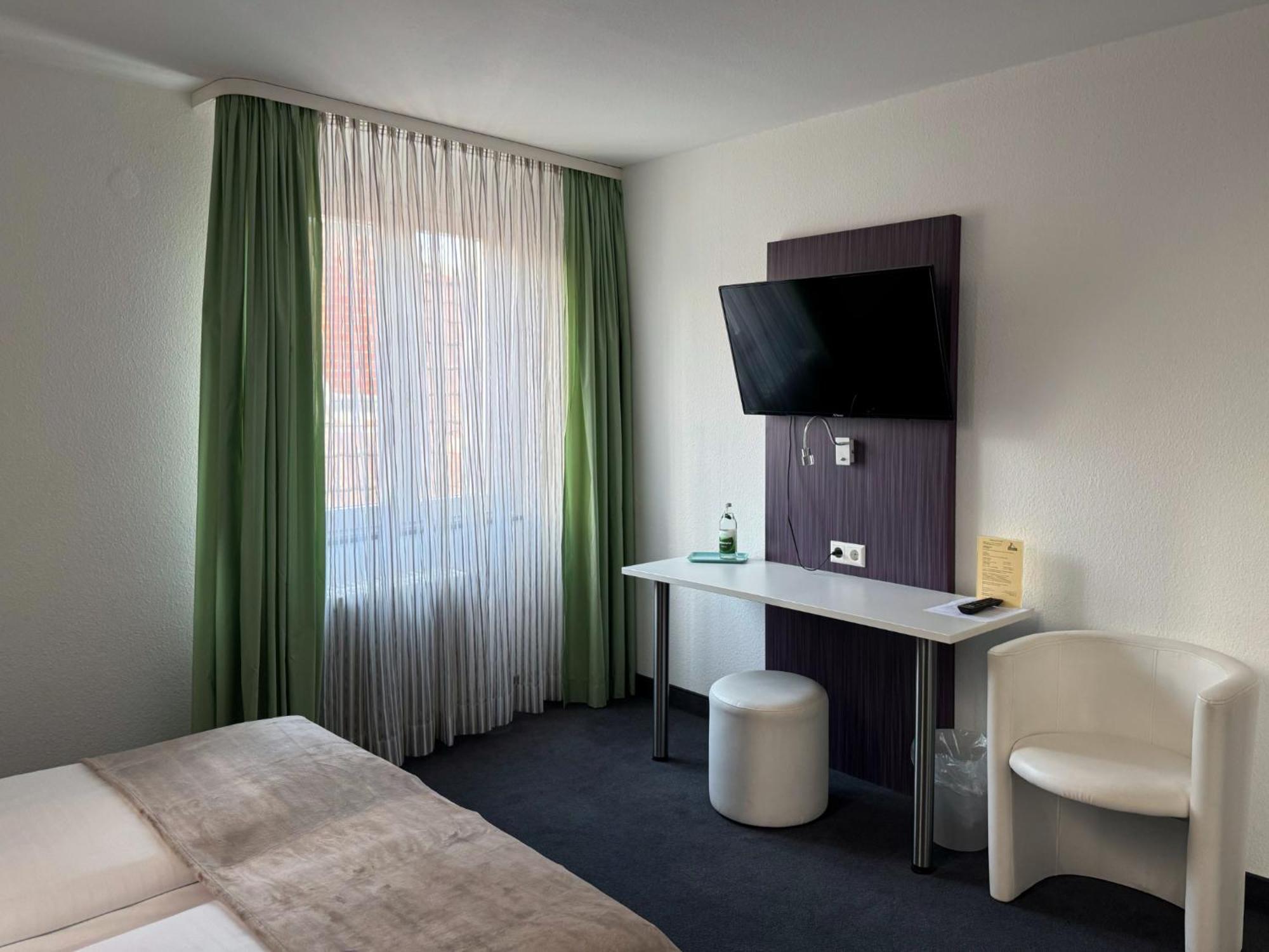 Eisberg Hotel Schwanen Lahr/Schwarzwald Extérieur photo